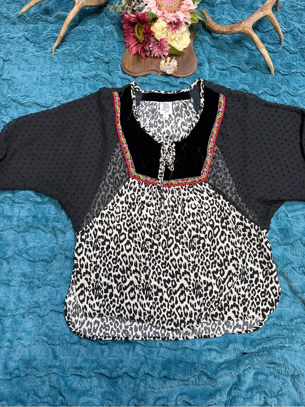 Ivy Jane Medium Leopard Print Velvet Boho Blouse Sheer Dolman Sleeve Embroidered